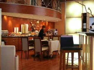 Phenicio Porte De Versailles Aparthotel 2*
